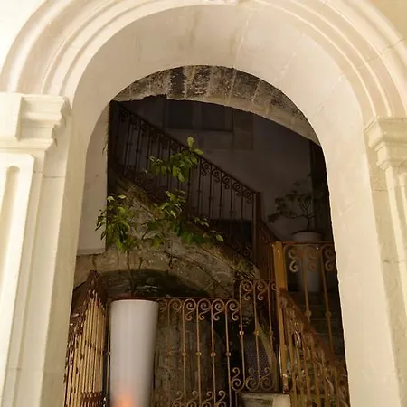 Palazzo Beau Bed & Breakfast 2*